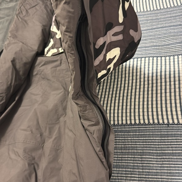 Excellent condition Bonfire snowboard/ski jacket size L - Picture 6 of 8